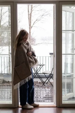 Lapuan Kankurit Arvo pocket shawl, 60 x 180 cm, white - natural beige