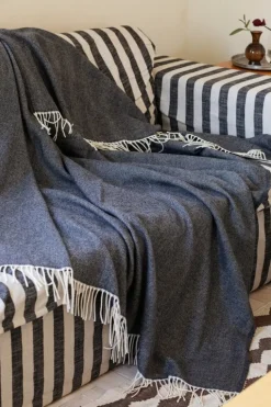 Lapuan Kankurit Elli blanket, 130 x 180 cm, white - dark grey