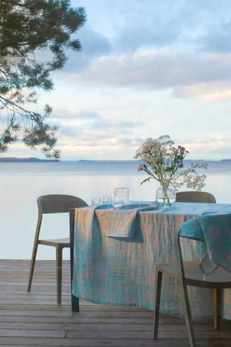 Lapuan Kankurit Kesäkukka table cloth/throw, turquoise - rose
