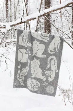 Lapuan Kankurit Kissanpäivät blanket, grey - white
