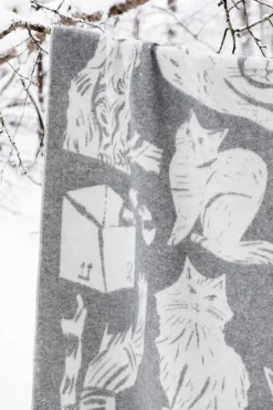 Lapuan Kankurit Kissanpäivät blanket, grey - white