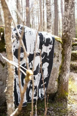 Lapuan Kankurit Koirapuisto blanket, 130 x 180 cm, black - white