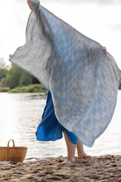 Lapuan Kankurit Koodi bath towel, rainy blue - linen