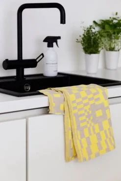 Lapuan Kankurit Koodi hand towel, yellow - linen