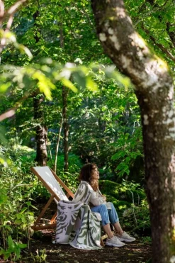 Lapuan Kankurit Kuutamo throw, olive - rose