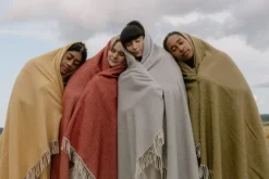 Lapuan Kankurit Lepo blanket, 135 x 180 cm, white - ochre