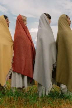 Lapuan Kankurit Lepo blanket, 135 x 180 cm, white - ochre
