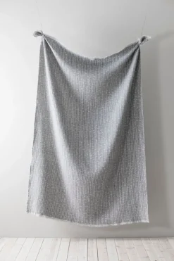 Lapuan Kankurit Metsä blanket, light grey