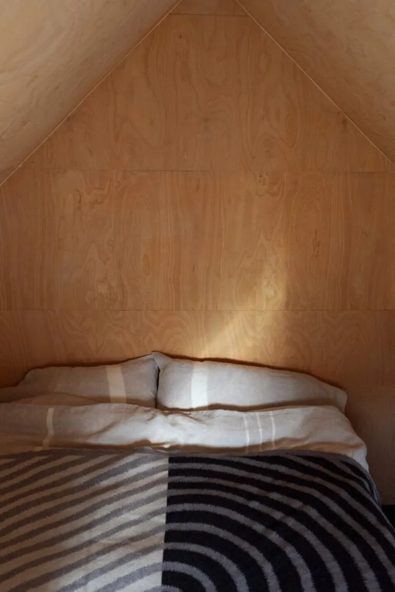 Lapuan Kankurit Metsälampi blanket, 130 x 200 cm, white - grey - black