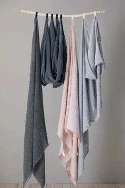 Lapuan Kankurit Nyytti giant towel, white - grey