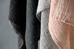 Lapuan Kankurit Nyytti giant towel, black - grey