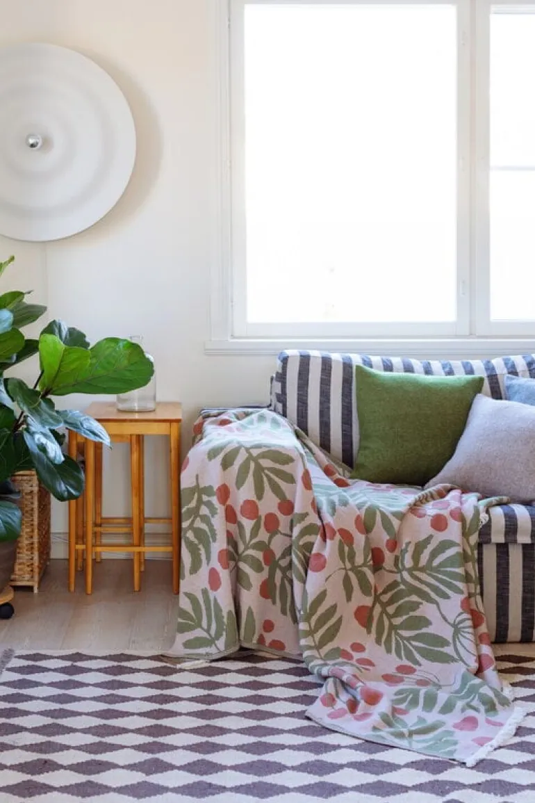 Lapuan Kankurit Pihapuu blanket, 135 x 180 cm, beige - cinnamon - olive