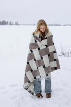 Lapuan Kankurit Punos blanket, white - beige - black