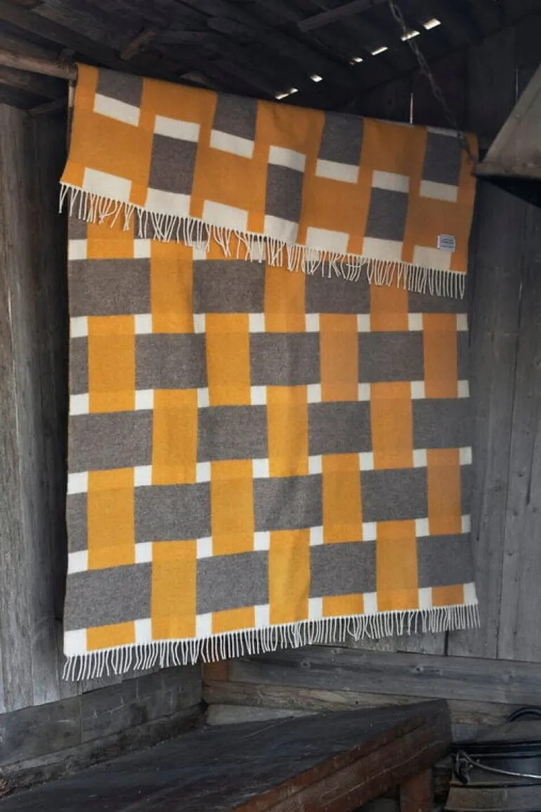 Lapuan Kankurit Punos blanket, beige - cloudberry - white