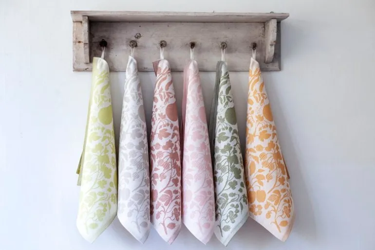 Lapuan Kankurit Puutarha towel/napkin, white - rose