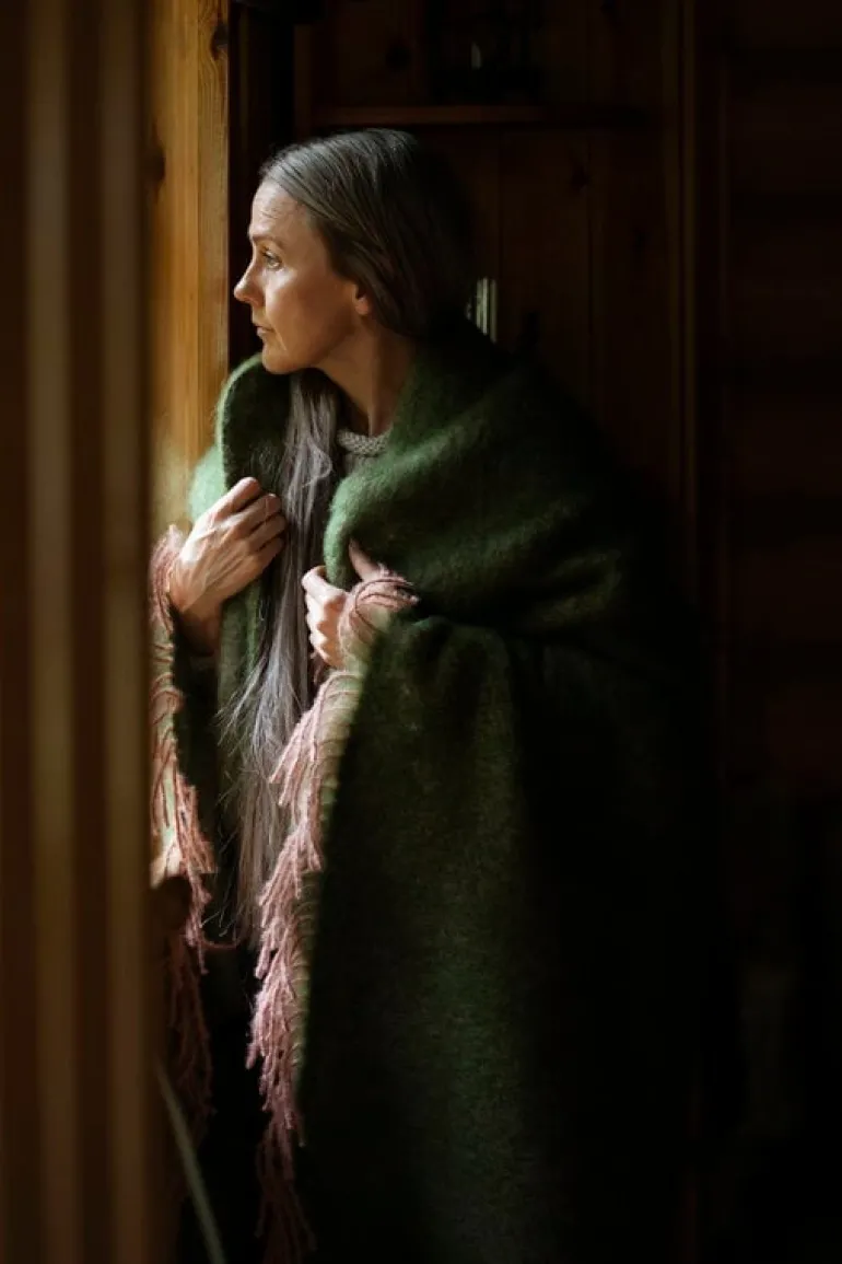 Lapuan Kankurit Revontuli mohair blanket, powder - olive