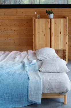 Lapuan Kankurit Saari table cloth/throw, 145 x 200 cm, rose - blue