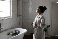 Lapuan Kankurit Terva bathrobe, white - linen