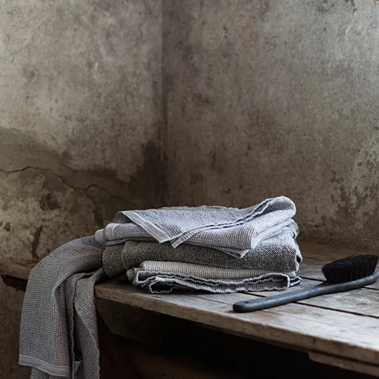 Lapuan Kankurit Terva giant towel, white - linen