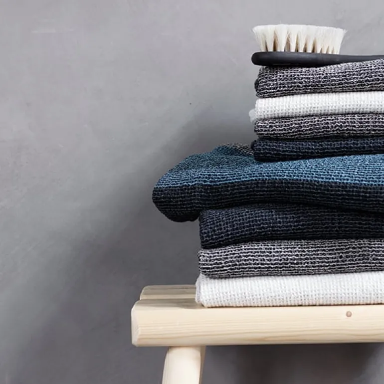 Lapuan Kankurit Terva hand towel, white - grey