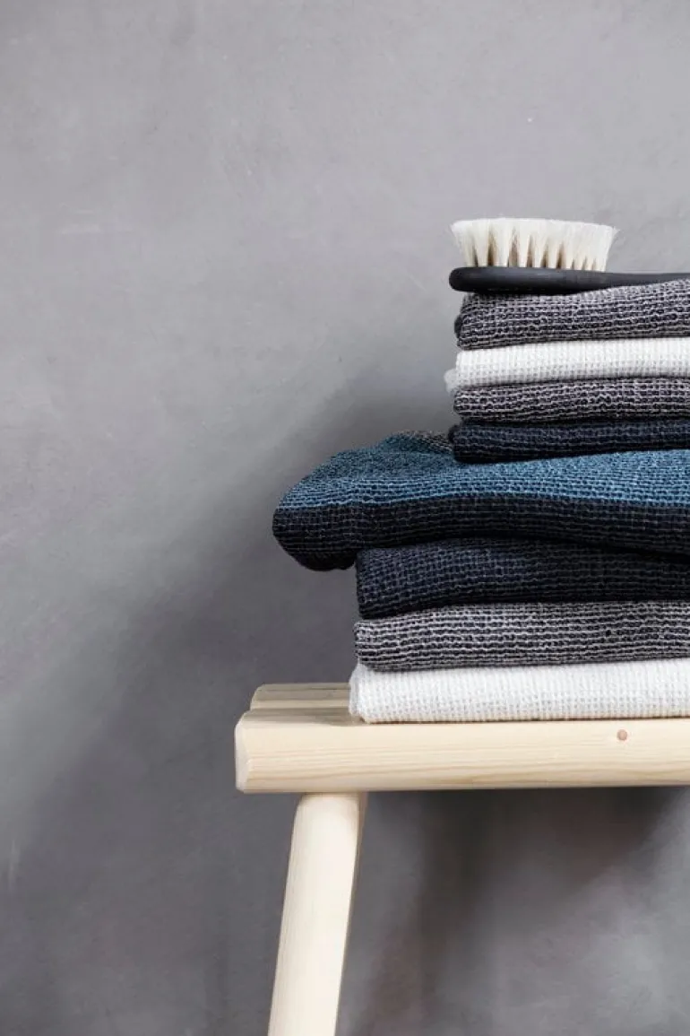 Lapuan Kankurit Terva hand towel, white - grey