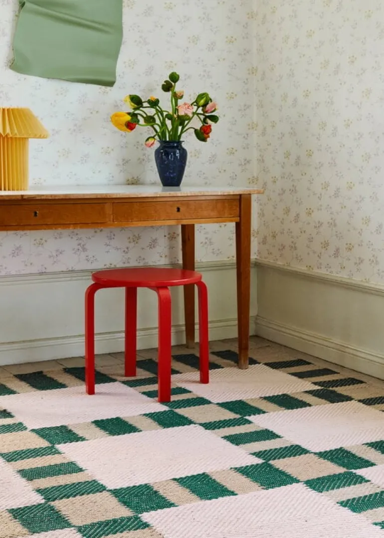 LAYERED Evelina Kroon Korean Chives jute rug