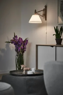 Le Klint Sax 223-2/17 wall lamp, light oak