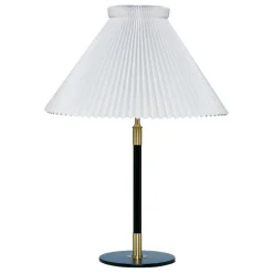 Le Klint Table lamp 352, brass - black