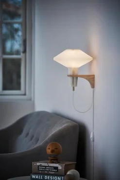 Le Klint Wall lamp 204, light oak