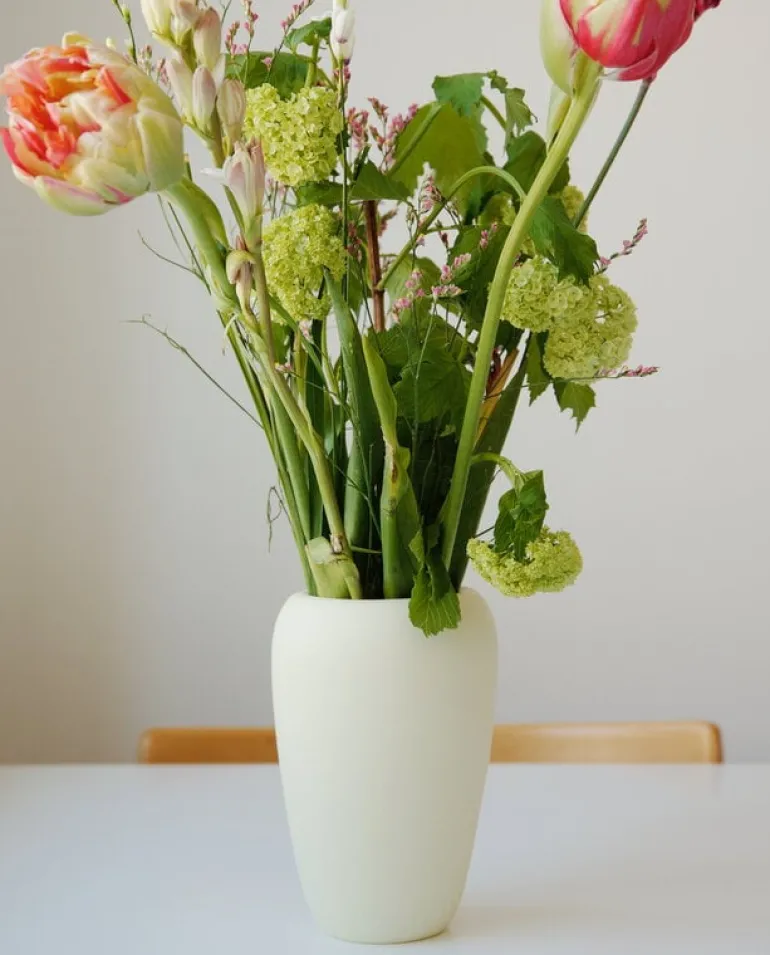 Lokal Helsinki Silmu vase, light yellow