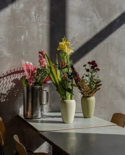 Lokal Helsinki Silmu vase, light yellow