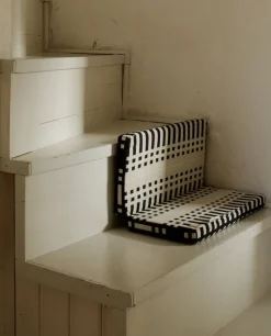 Lokal Helsinki Step pillow, Nereus, black