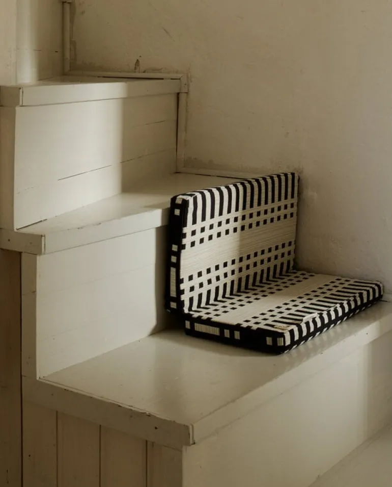 Lokal Helsinki Step pillow, Nereus, black