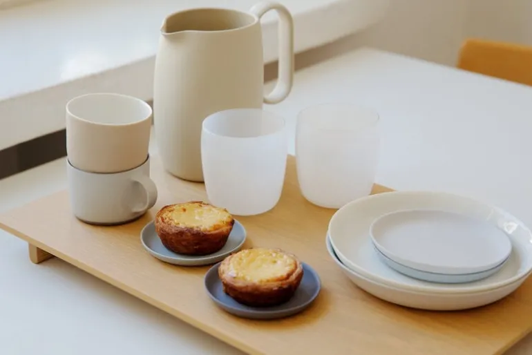 Lokal Helsinki Tyyni tray, M, ochre