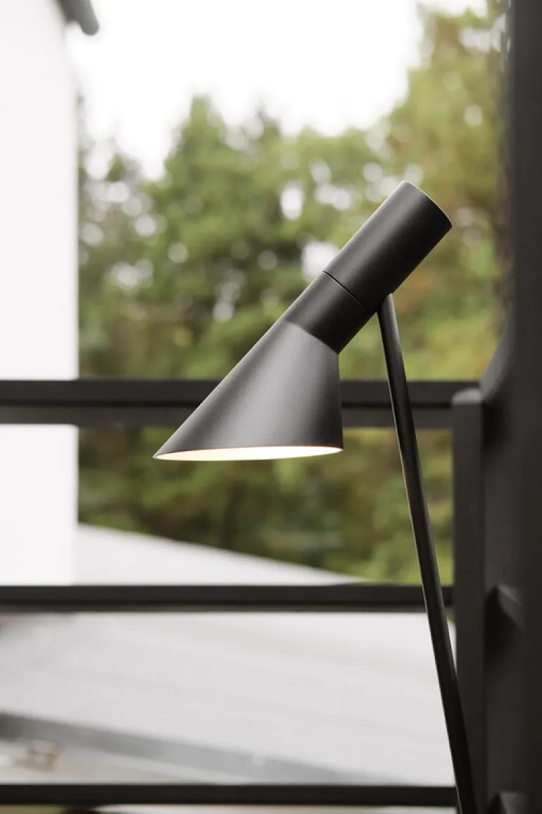 Louis Poulsen AJ Garden bollard lamp, long, 3000K, spike without adaptor