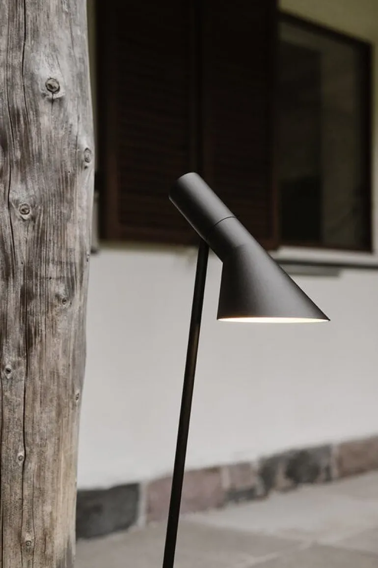 Louis Poulsen AJ Garden bollard lamp, long, 3000K, spike without adaptor