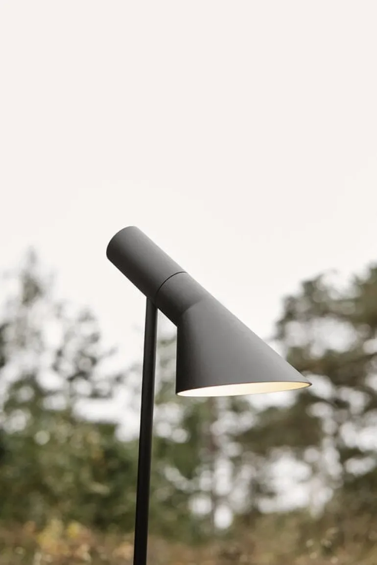 Louis Poulsen AJ Garden bollard lamp, long, 3000K, spike without adaptor