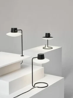 Louis Poulsen AJ Oxford table lamp, 410 mm, opal glass