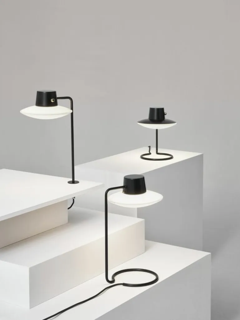 Louis Poulsen AJ Oxford table lamp, 410 mm, opal glass, table-mounted