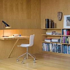 Louis Poulsen AJ table lamp, white