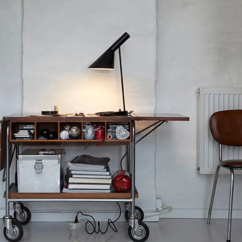 Louis Poulsen AJ table lamp, white