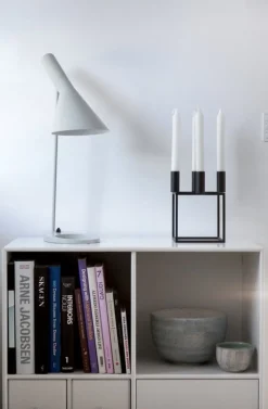 Louis Poulsen AJ table lamp V3, white