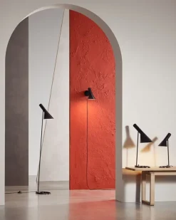 Louis Poulsen AJ table lamp V3, black