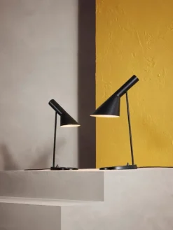 Louis Poulsen AJ table lamp V3, black