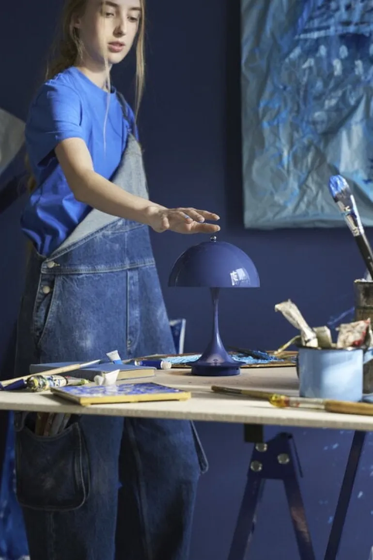 Louis Poulsen Panthella 160 Portable V3 table lamp, indigo blue