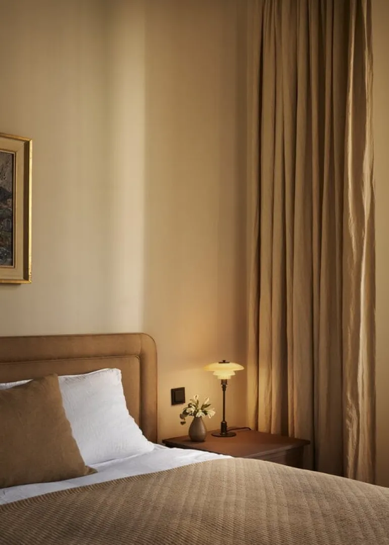 Louis Poulsen PH 2/1 table lamp, Limited edition, dusty terracotta