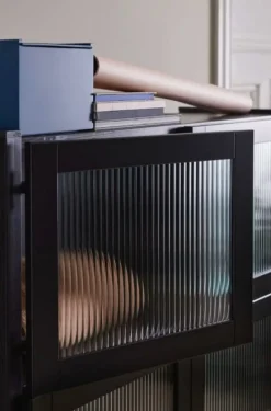 Lundia Classic vitrine, reeded glass, 104 x 149 cm, black lacquered