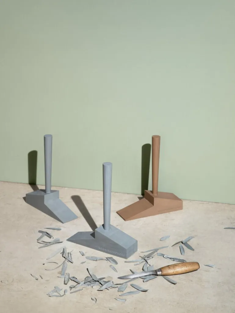 Massproductions Universal door wedge, grey