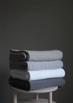 Matri Aava bed cover, 160 x 260 cm, dark grey