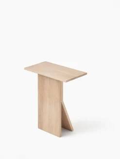 Matri Ilta night stand